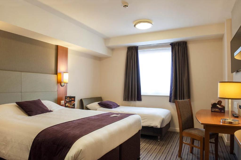 Premier Inn Wirral - Heswall Luaran gambar